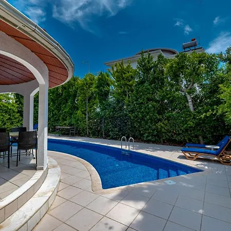 Fancy And Comfy With Private Pool In * Белек