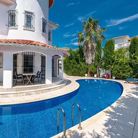 Апартаменты Fancy And Comfy With Private Pool In Белек