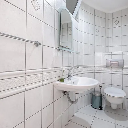 Fancy And Comfy With Private Pool In Апартаменты *