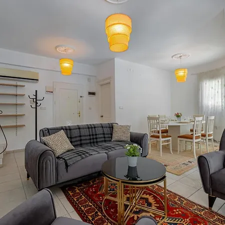 Fancy And Comfy With Private Pool In Апартаменты *