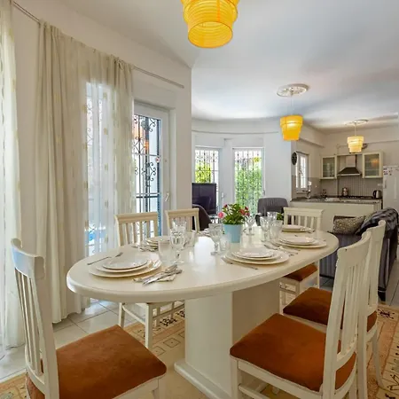 Fancy And Comfy With Private Pool In Белек