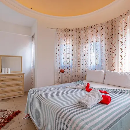Fancy And Comfy With Private Pool In Апартаменты